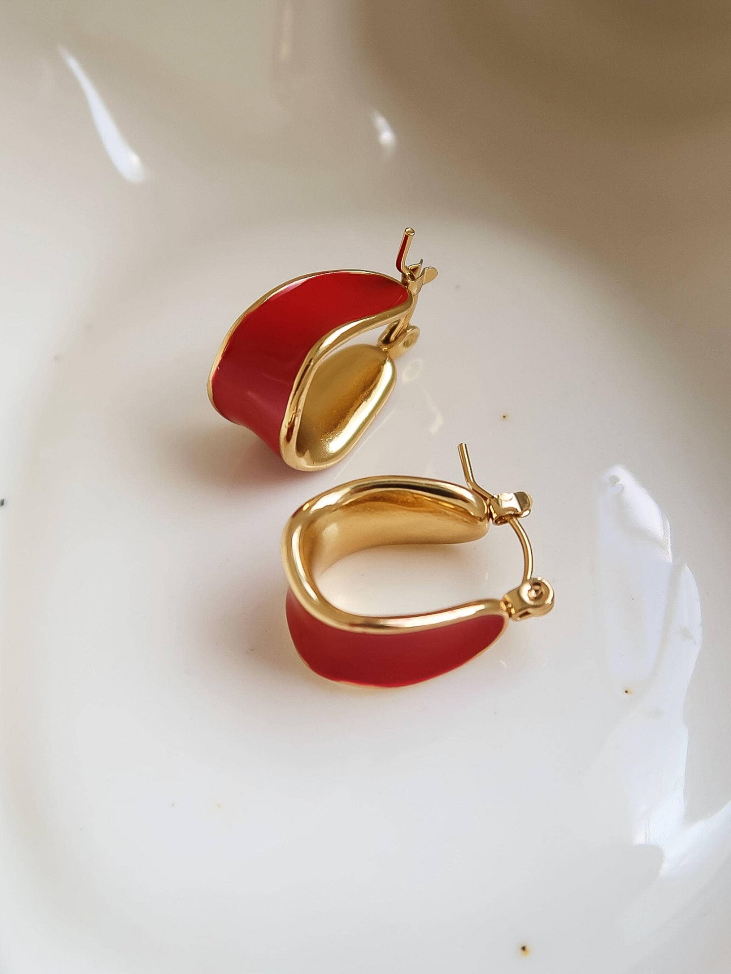 18K Gold Non-Tarnish Classic Hoop Earring