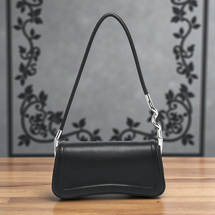 Toronto Detailed Edge Shoulder Bag: Black
