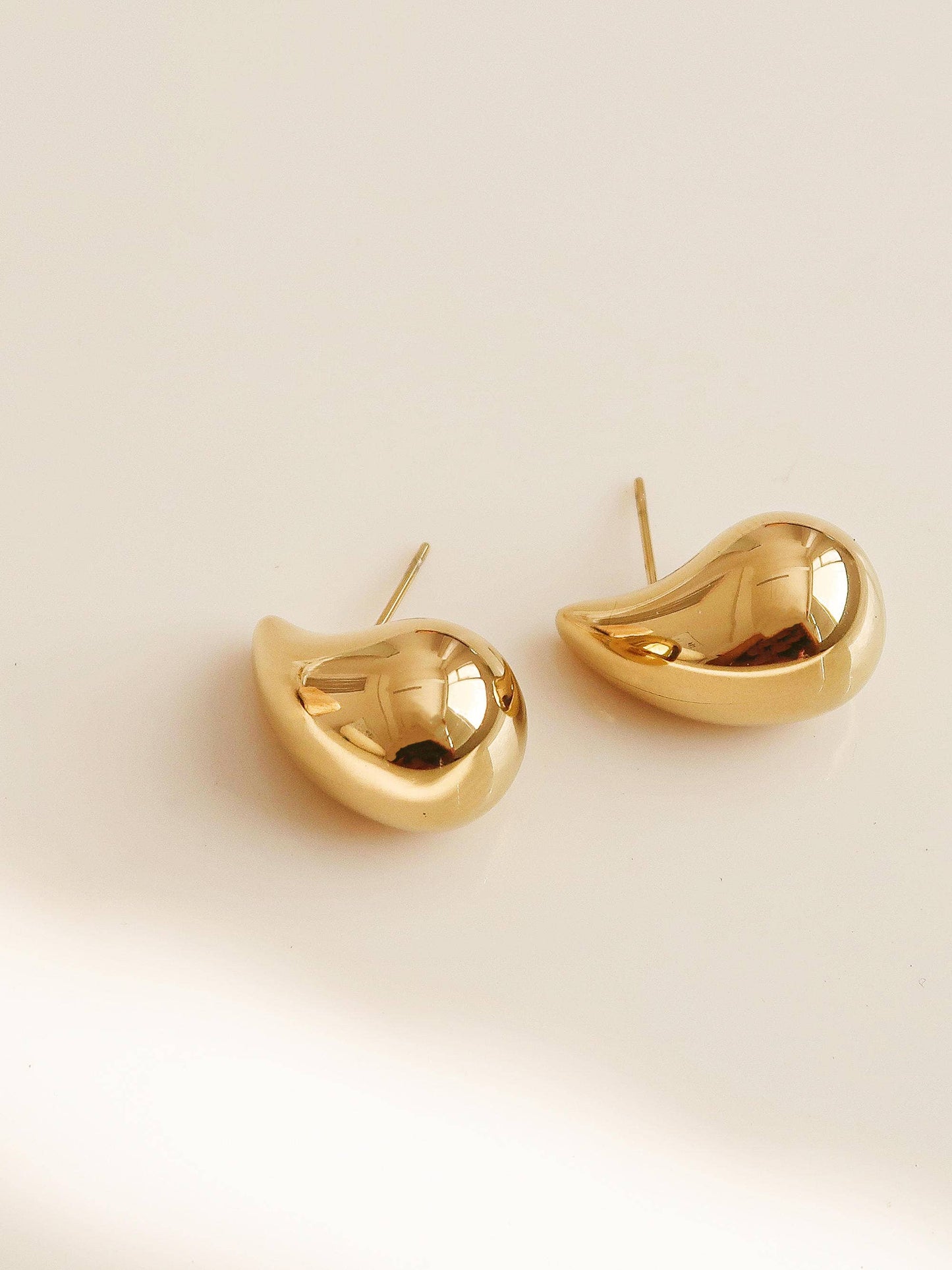 18K Gold Non-Tarnish Large Huggie Droplet Earring: Yellow Gold