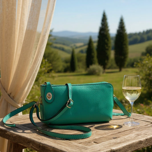Crossbody/Wristlet w/ Twist Lock Closure: Kelly Green